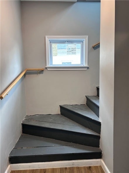 Building Photo - 306 Potters Ave