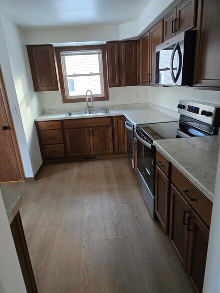 Building Photo - 2709 Hillwood Ct