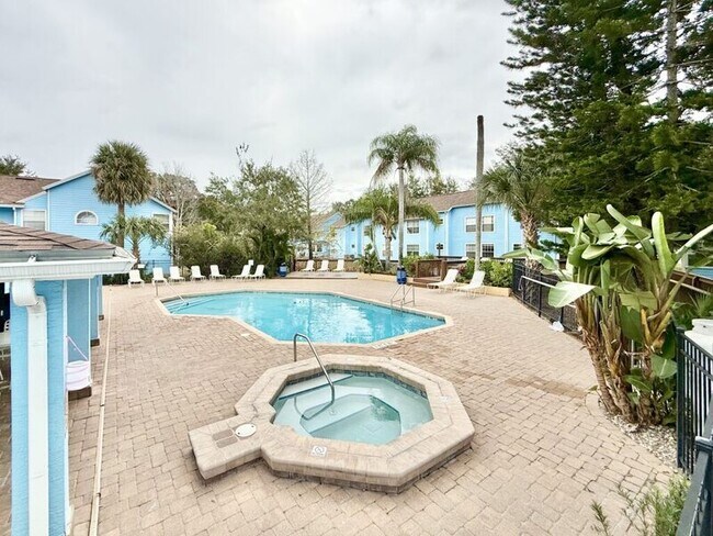 Building Photo - 2723 N Poinciana Blvd