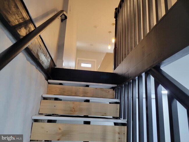 Building Photo - 412 Durfor St