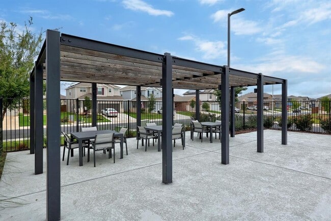 Building Photo - 317 Black Alder St