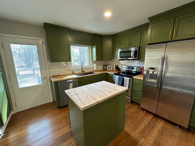 Building Photo - 500 Peachwood Pl