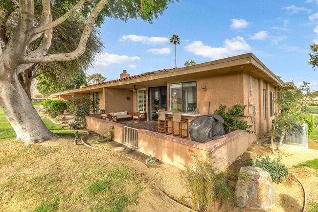 Building Photo - 17 Lugo Dr