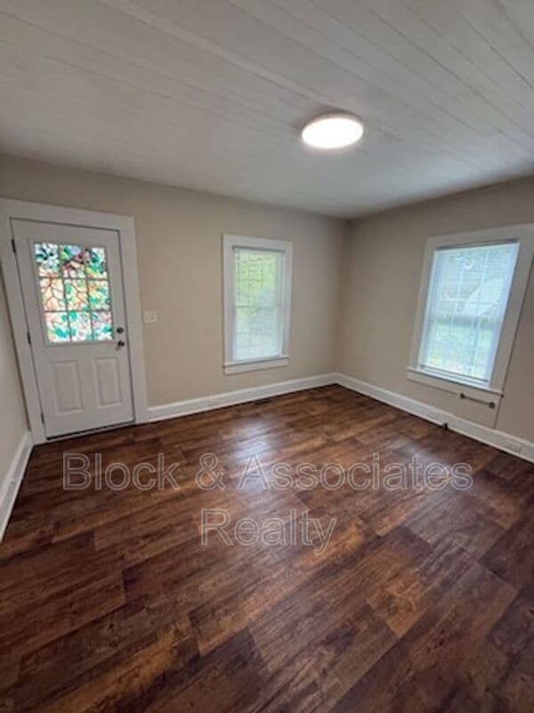 Building Photo - 2040 Carl Dr