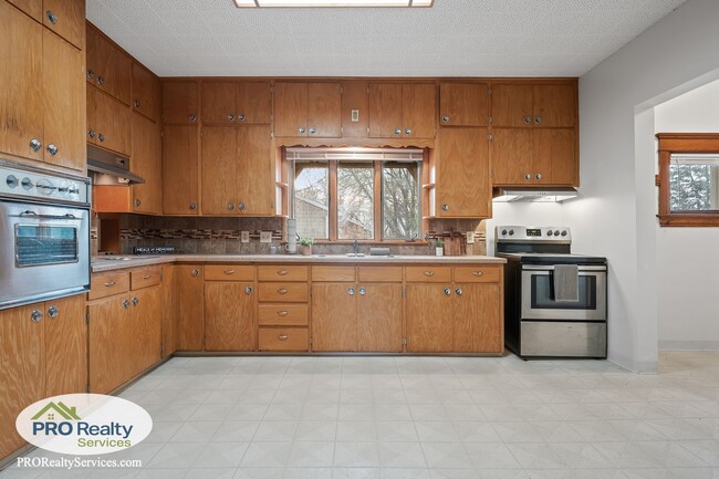 Building Photo - 4 Bedroom Home **50% off January or February's Rent with a January or February 2026 Move In**