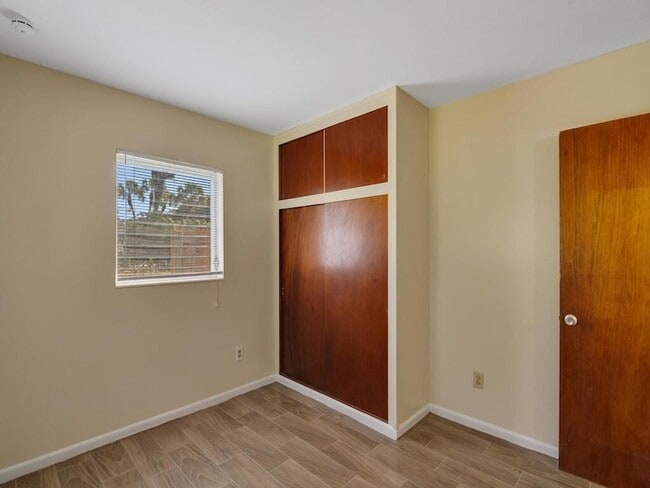 Building Photo - 7502 Pacific Ave