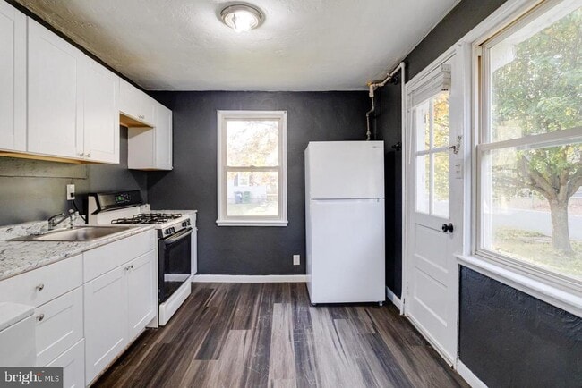 Building Photo - 2 Chesapeake Ct