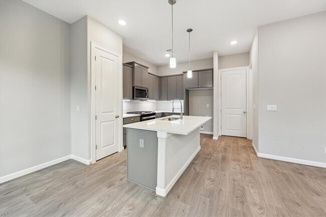 Building Photo - 804 Dawn Meadows Dr
