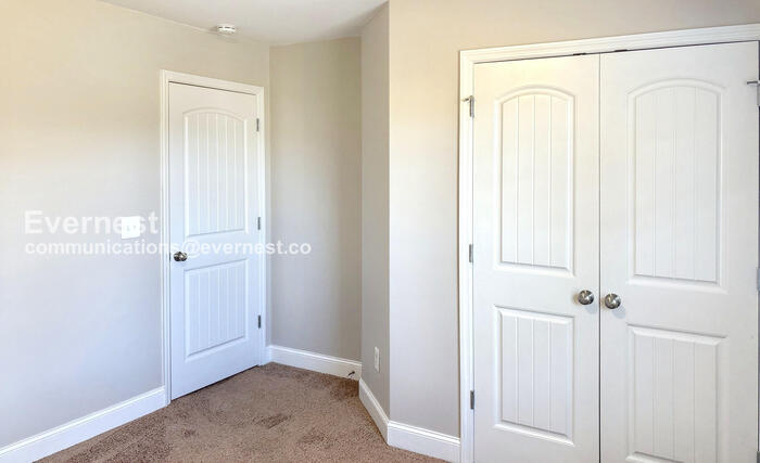 Building Photo - 648 Piney Woods Rd