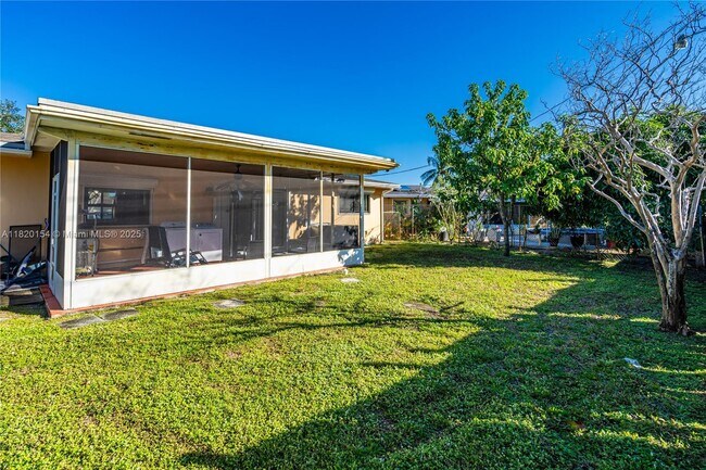 Building Photo - 8430 NW 15th Ct