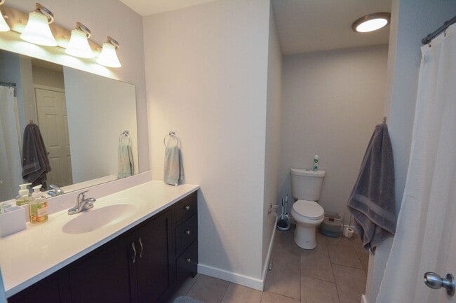 Building Photo - Gorgeous 4br home on nice lot with no backyard neighbors!