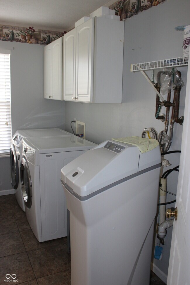 Building Photo - 5064 Gunston Ln