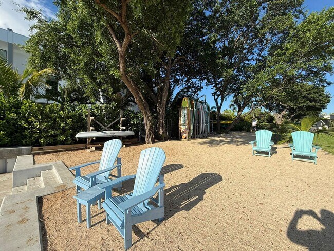 Building Photo - Luxury, furnished seasonal rental, Tequest...