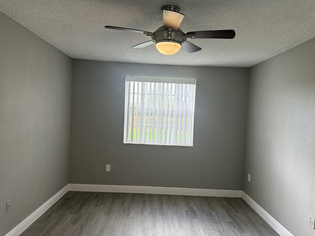 Building Photo - 2880 N Oakland Forest Dr