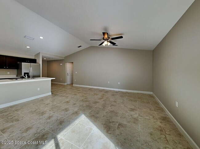 Building Photo - 2702 Hester Ave SE