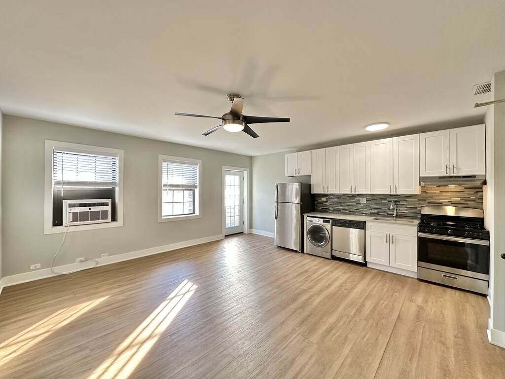 Building Photo - 730 Judson Ave