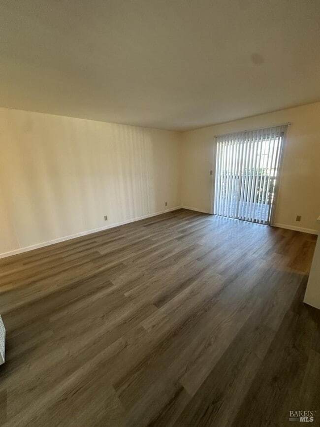 Building Photo - 338 Amador St