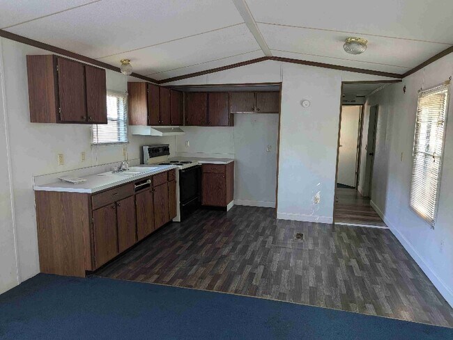 Building Photo - 1737 River Ridge Rd