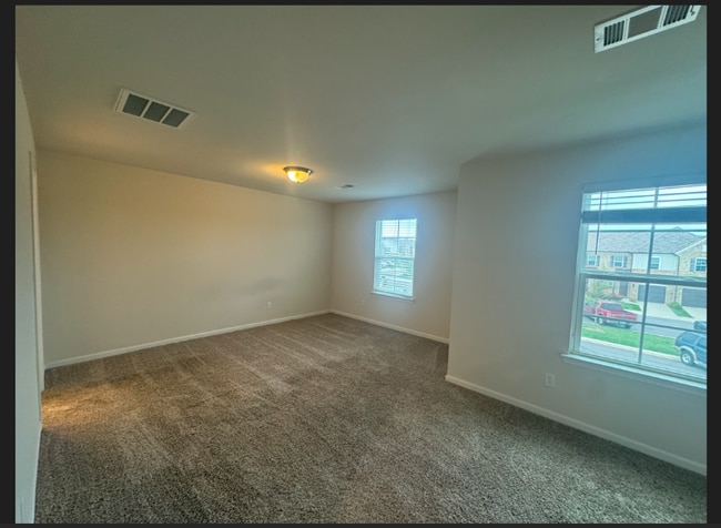 Building Photo - 16 Holland Ridge Cir