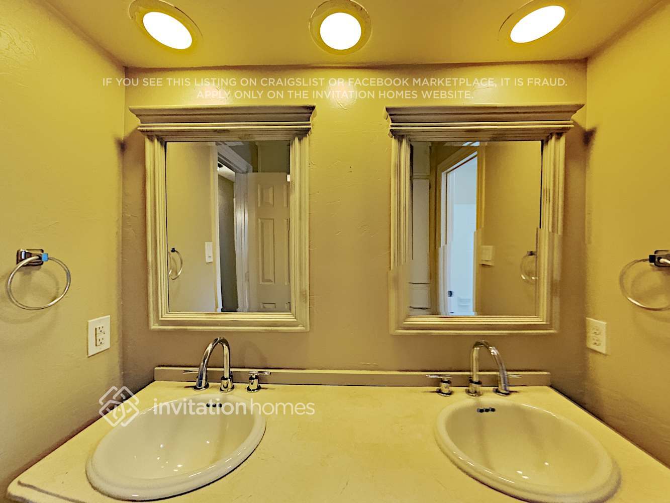 Building Photo - 16395 Havenpark Dr