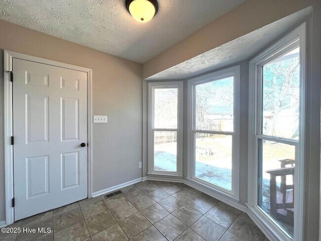 Building Photo - 3544 Lubbock Dr