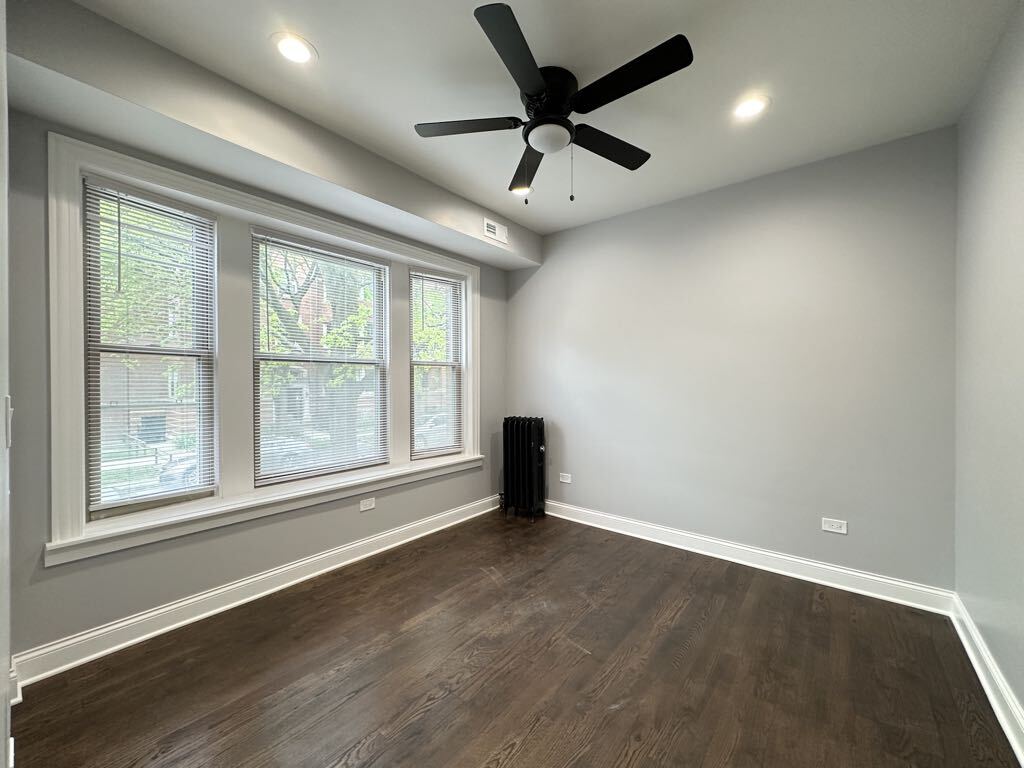 Building Photo - 1224 W Rosemont Ave