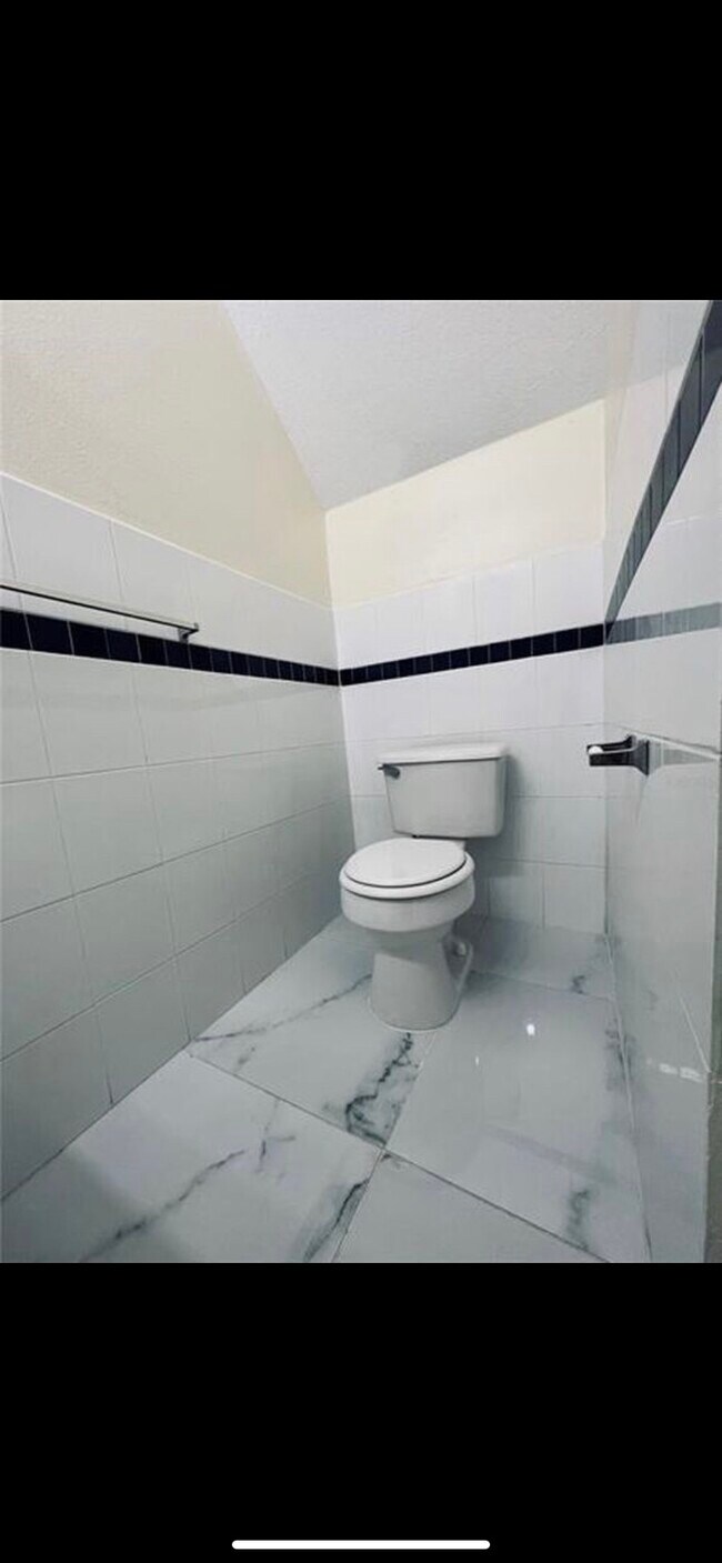 Building Photo - 1005 Universal Rest Pl