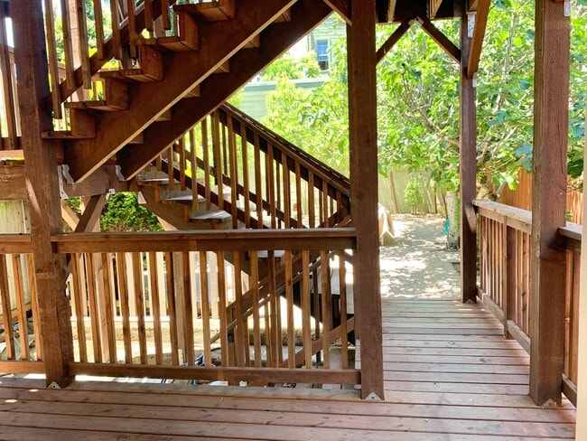 Building Photo - 54-56 Sharon St