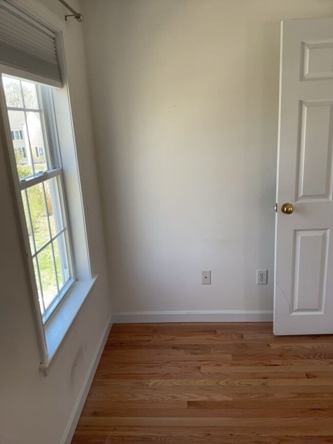 Building Photo - Large 2nd Floor Studio in Quiet Sandwich (Forestdale) Neighborhood