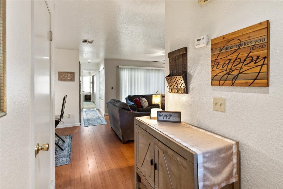 Building Photo - 1581 W Swain Rd