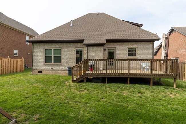 Building Photo - 4 Bedroom, 3 Bath Home w/ Backyard and 2 Car Garage