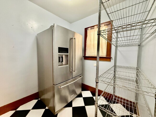 Building Photo - Charming 1925 Hillside Bungalow | Downtown Colorado Springs