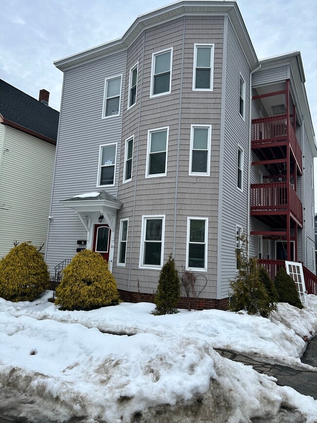 Building Photo - 201 Cartier St