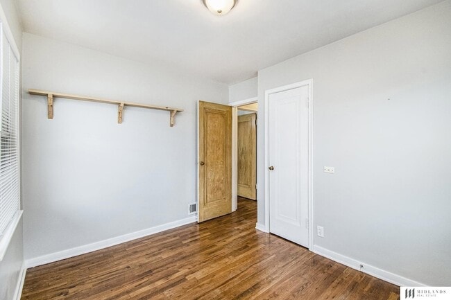 Building Photo - 2403 S Wayne St