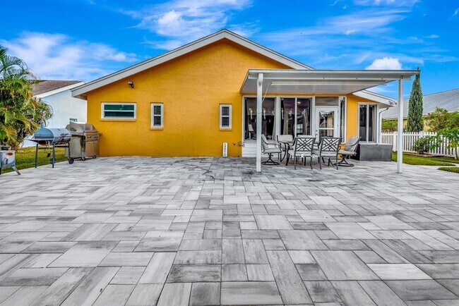 Building Photo - 5304 72nd St E