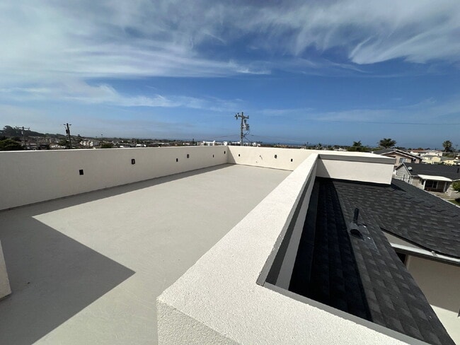 Building Photo - Ocean Views | Rooftop Deck | New Construction | For Lease $4,200/mo.