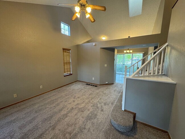 Building Photo - Well Kept 3 BED/2 BA Home in Westminster - AVAILABLE 6/5