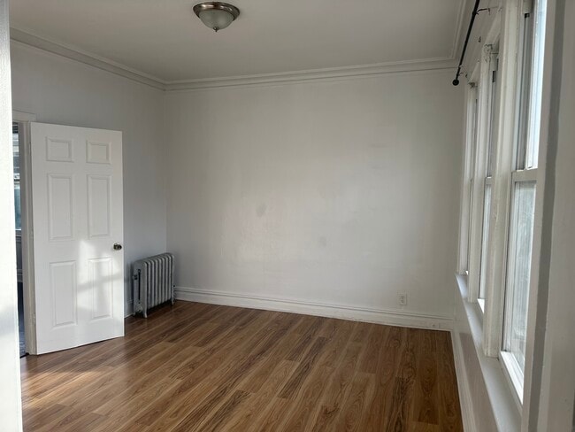 Building Photo - 52 Brookdale Ave