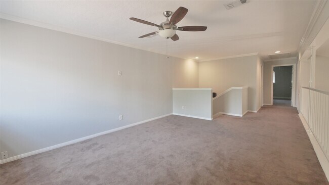 Building Photo - 8003 Oakwood Forest Dr