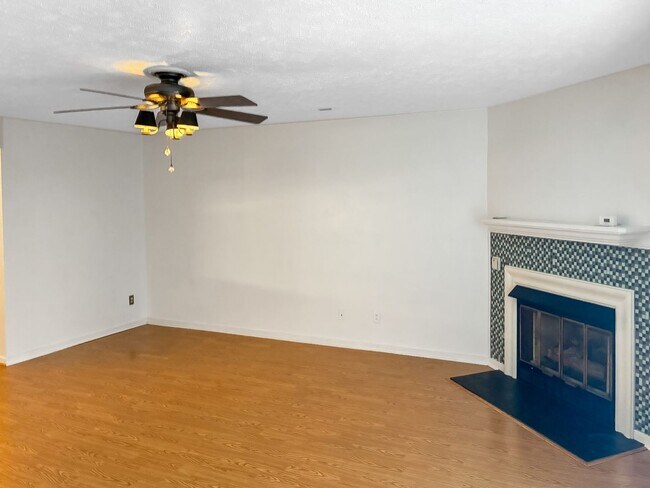 Building Photo - Updated 2-Bedroom Home in Henrico with Pat...