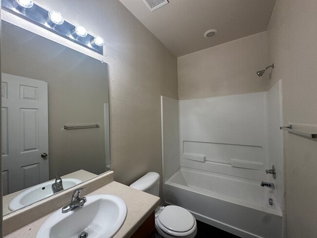 Building Photo - 5731 Golf Heights