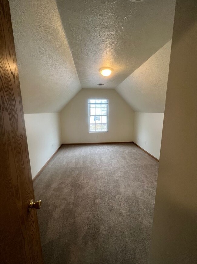 Building Photo - Beautiful 3-Bedroom Single Family Home in ...