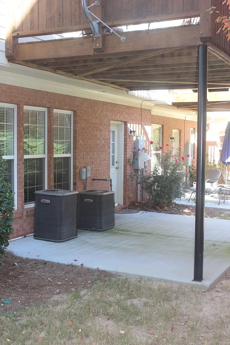 Building Photo - 4691 Wehunt Commons Dr