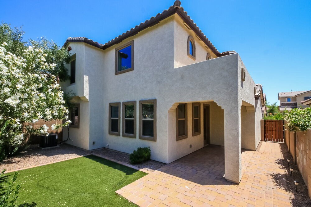 Building Photo - 3234 E Sports Dr