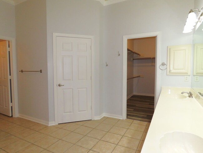 Building Photo - Coming Soon!!! South Tyler, Stunning 4 Bed...