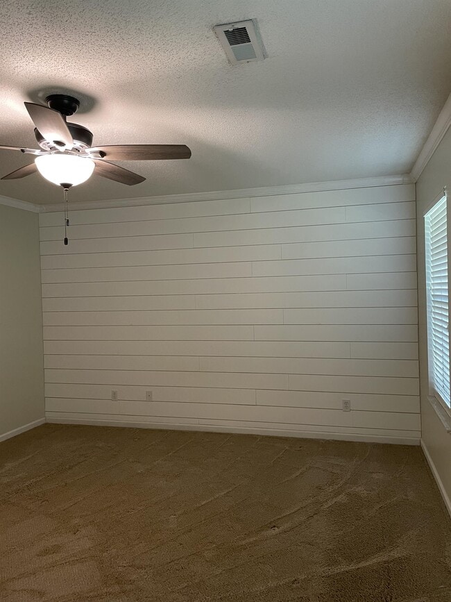 Building Photo - 512 Lejeune Dr