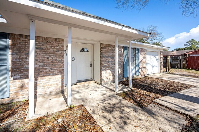 Building Photo - Charming 3-Bed, 2-Bath Home in Pascagoula – Great Location!