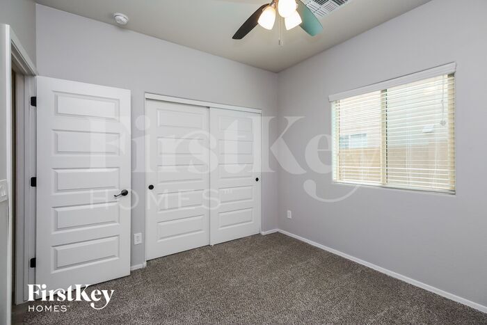 Building Photo - 5401 W Victory Way