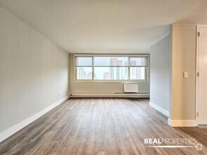 Building Photo - 0 bedroom in CHICAGO IL 60610