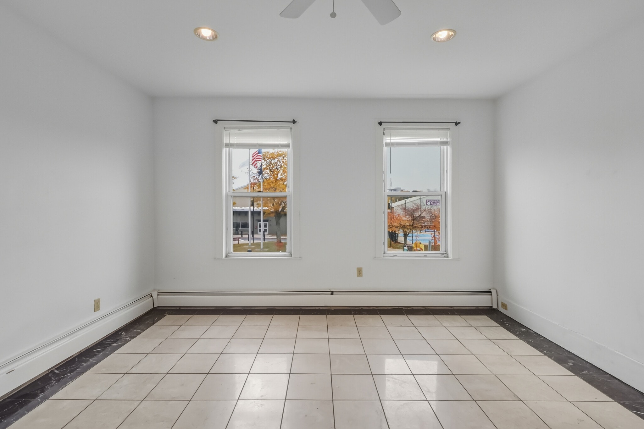 Building Photo - 571 Somerville Ave